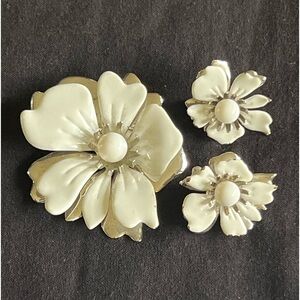 Vintage Brooch & Earrings Set
